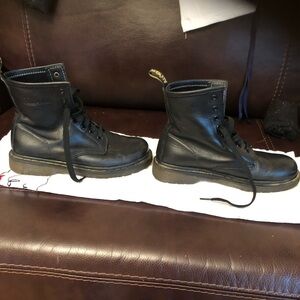 This pair of docks was listed as a size 8.  They are a 7